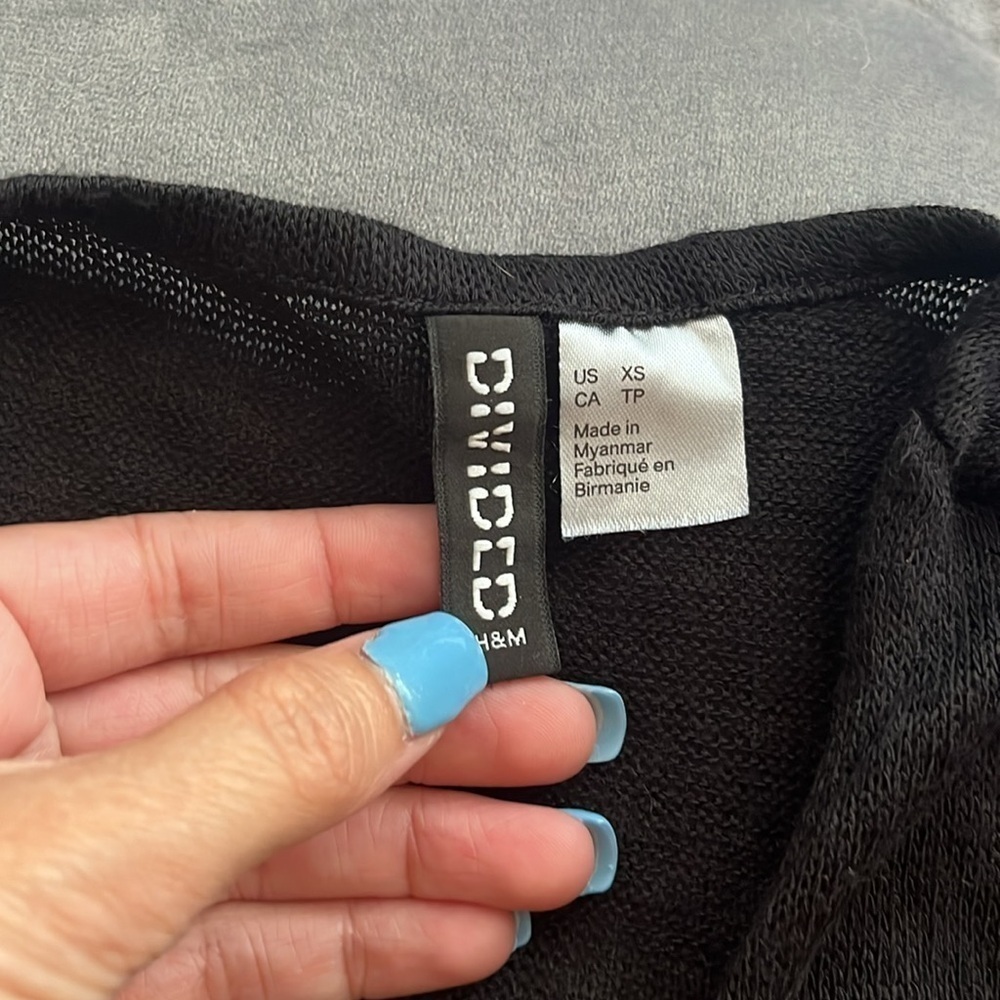 “H&M Sweater” - Picture 3 of 6